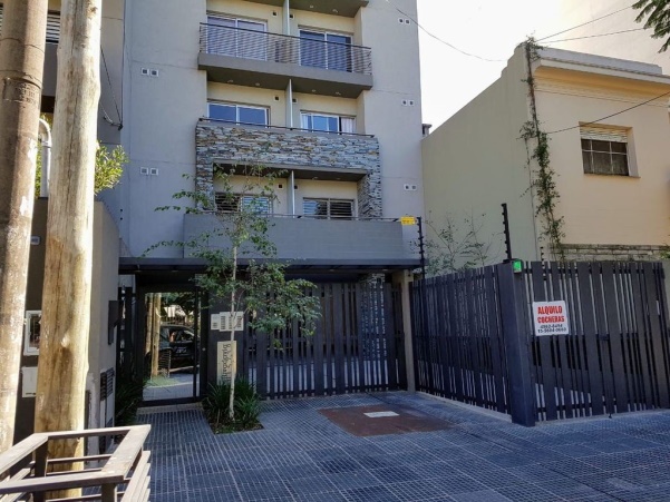 Edificio con instalacion de seguridad perimetral